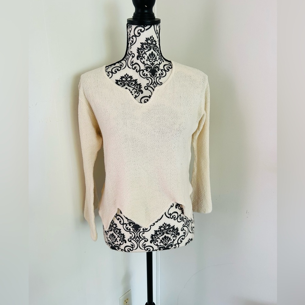 E & M Women’s Ivory Slit Crew Neck Bell Sleeve Zig Zag Edge Crop Sweater Size M